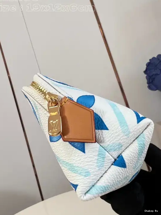 Cosmétique Pochette Louis Vuitton PM 0514